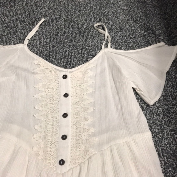 NWOT !! Adorable Romper ! - Picture 2 of 3